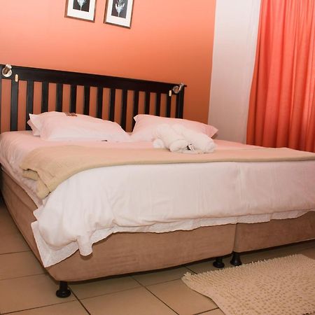 Tina'S Bed And Breakfast Суакопмунд Екстериор снимка